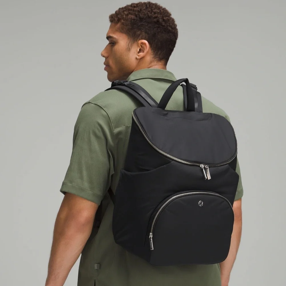 Lululemon New Parent Backpack in Black/Silver Drop - Picture 5 of 11